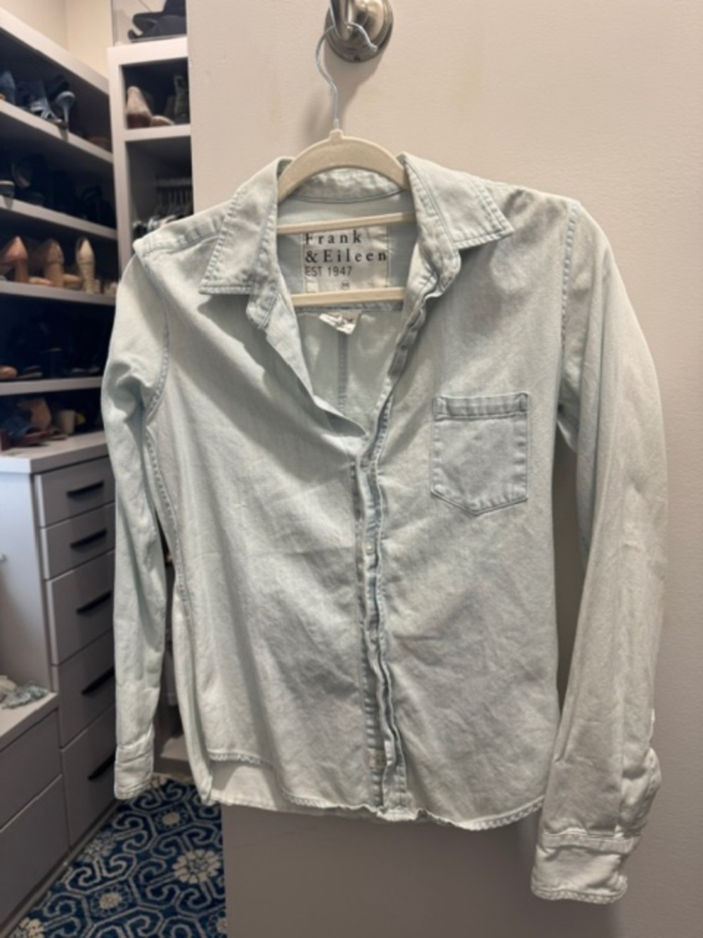 Frank & Eileen Barry Shirt XS Light Blue Famous Denim Button Down Cotton USA